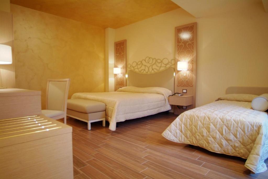 Hotel Duchessa Della Sila Сан-Джованни-ин-Фьоре Экстерьер фото
