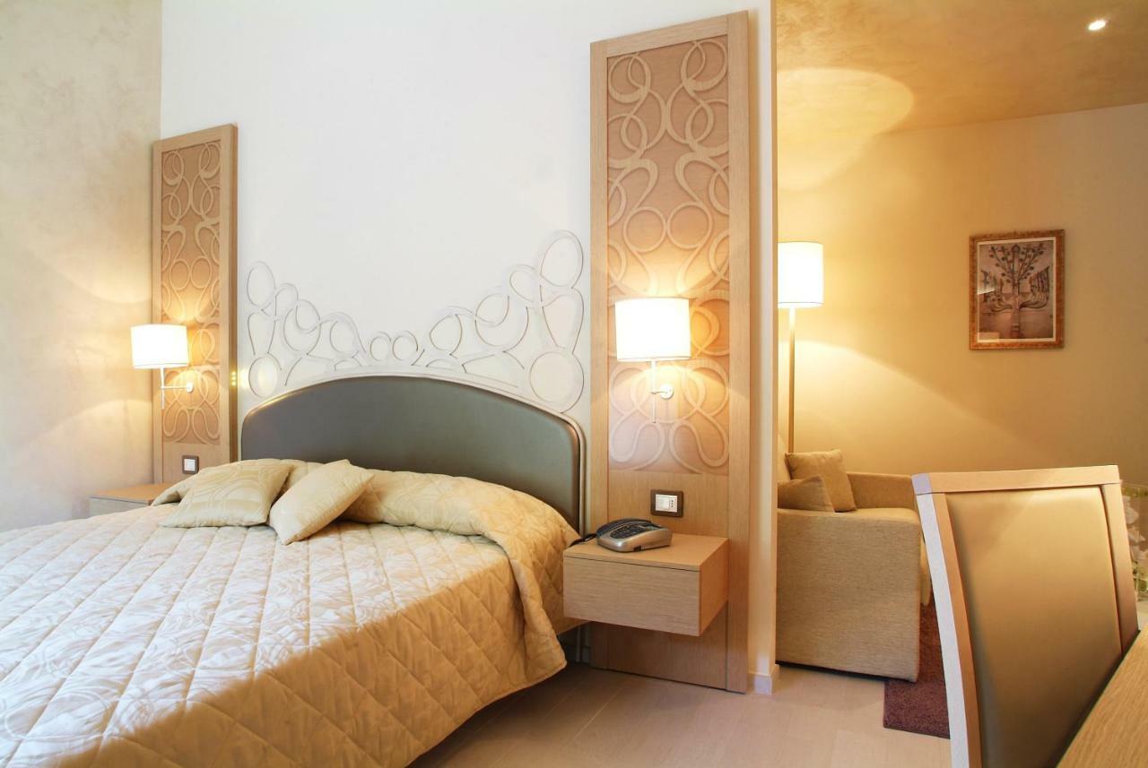Hotel Duchessa Della Sila Сан-Джованни-ин-Фьоре Экстерьер фото